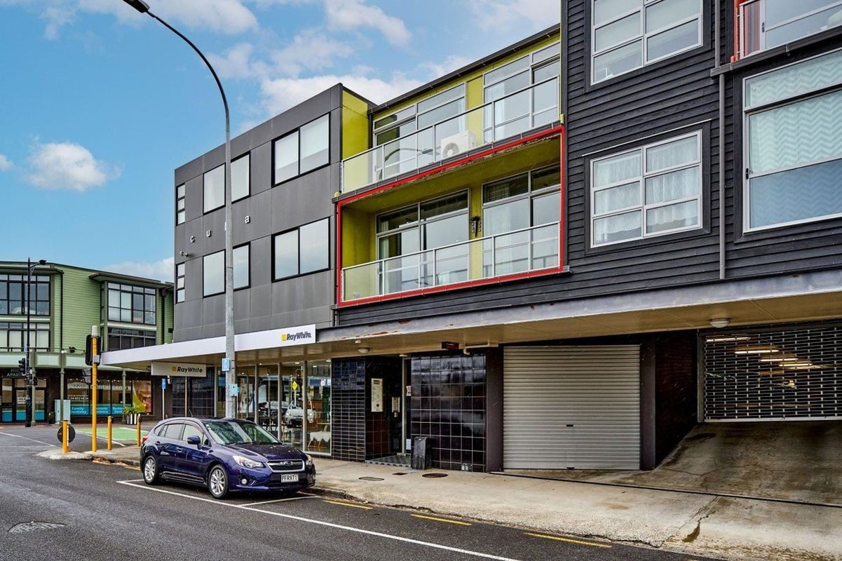 9/337 Jackson Street, Petone, Lower Hutt - Carousel 1