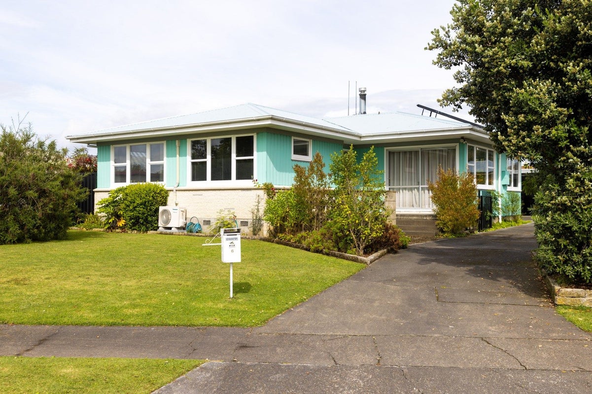 6 Winchester Place, Tamatea, Napier - Carousel 1