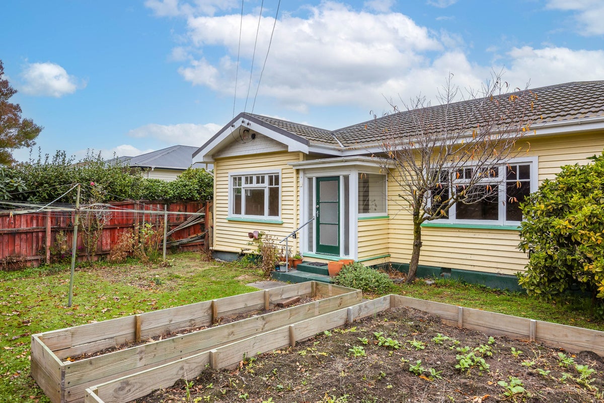 1/37 Hinemoa Street, Spreydon, Christchurch - Carousel 1