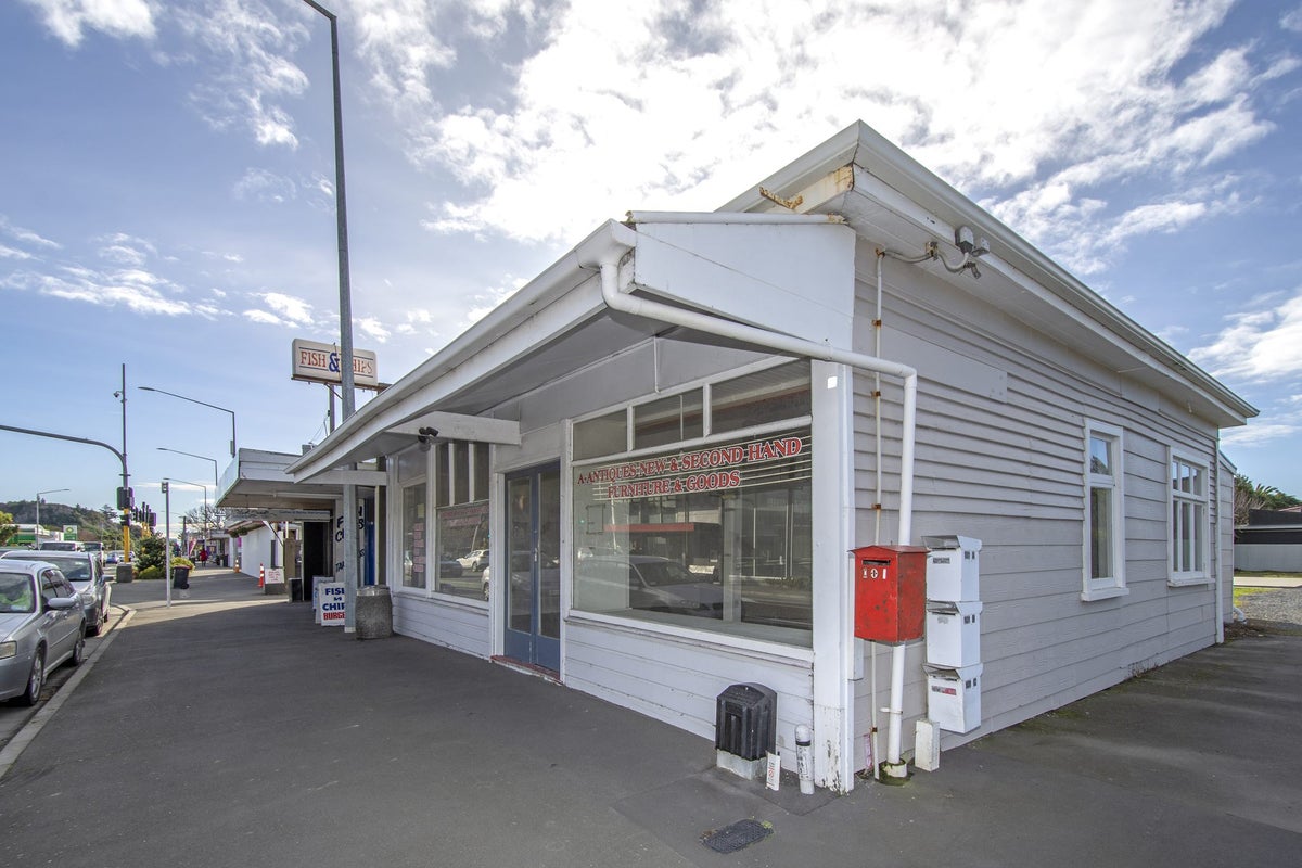 101 Main Road, Governors Bay, Lyttelton - Carousel 1