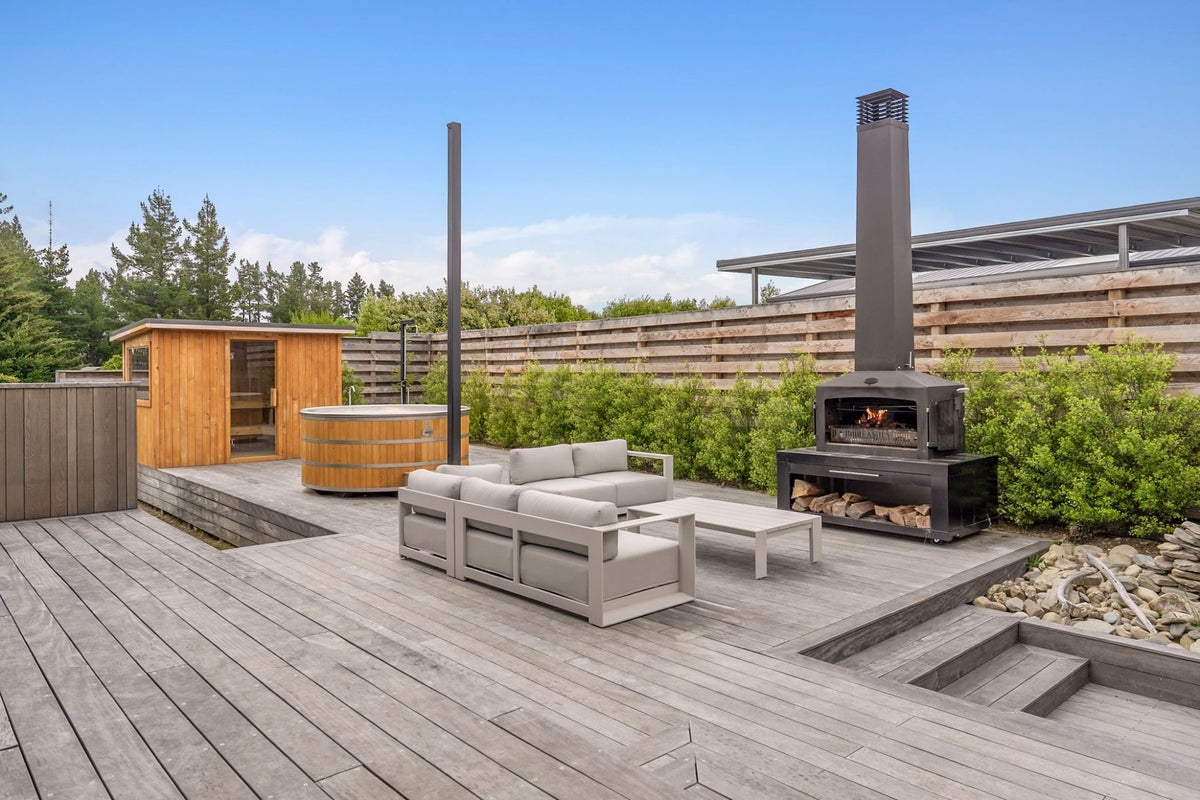 17 Sam John Place, Lake Hawea, Wanaka - Carousel 2