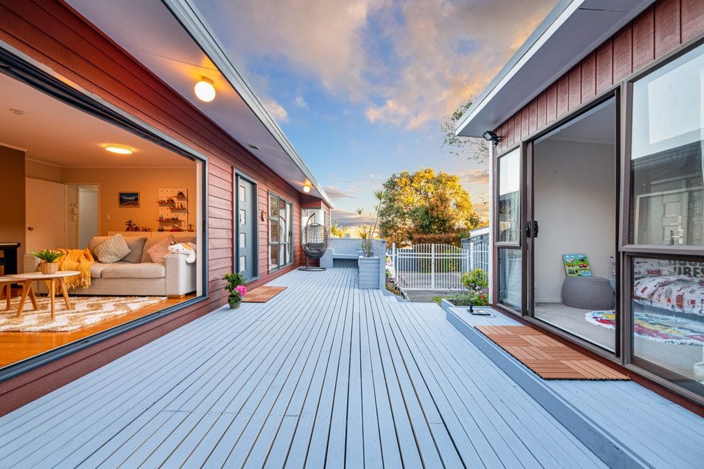 62A View Road, Henderson, Auckland - Carousel 1