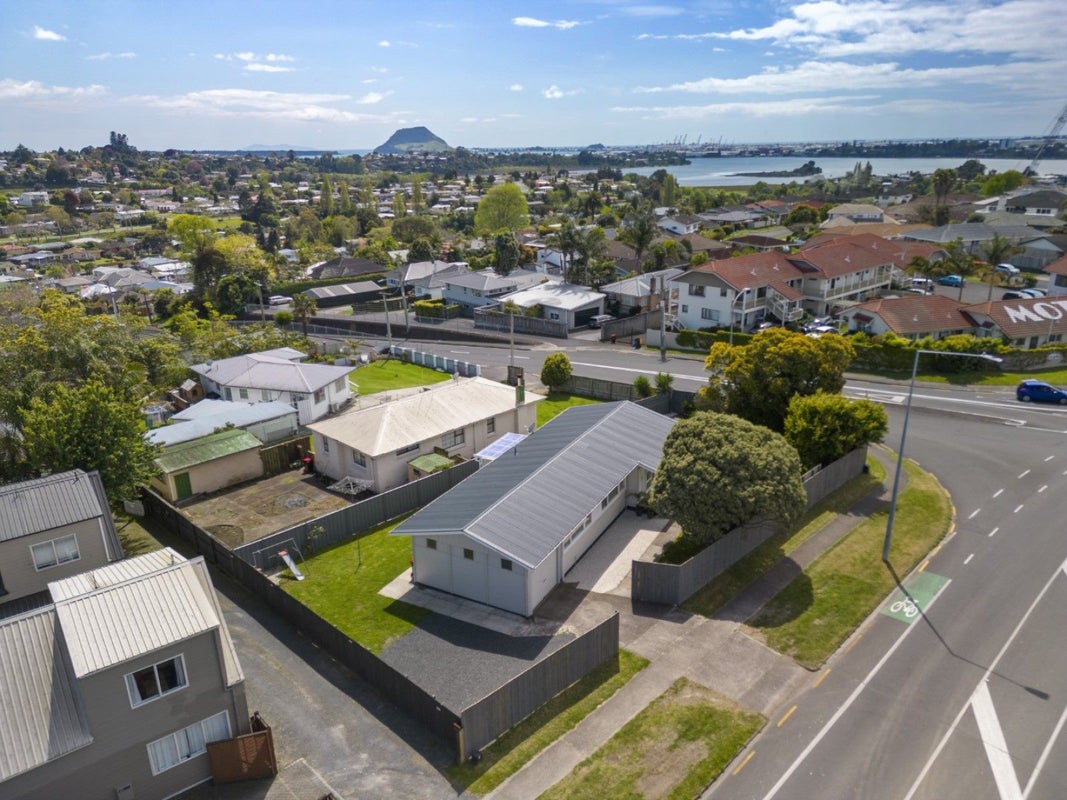 2 Bellevue Road, Brookfield, Tauranga - Carousel 22