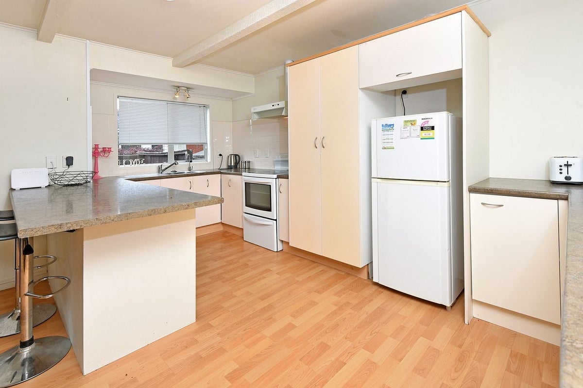 3 Lilian Place, Farm Cove, Auckland - Carousel 2