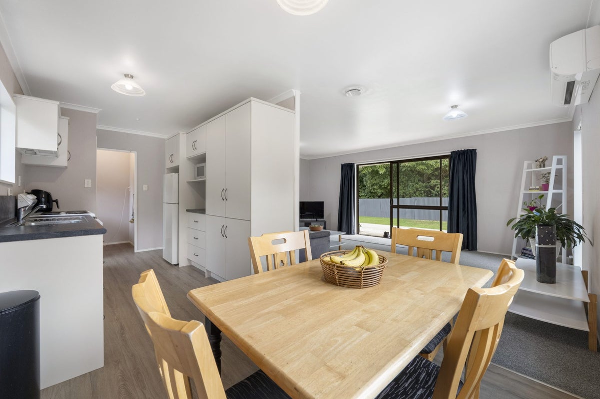 2/3 Lorne Street, Kaponga, Hawera - Carousel 2