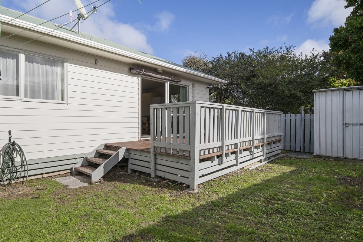 65A Cobham Crescent, Kelston, Auckland - Carousel 2