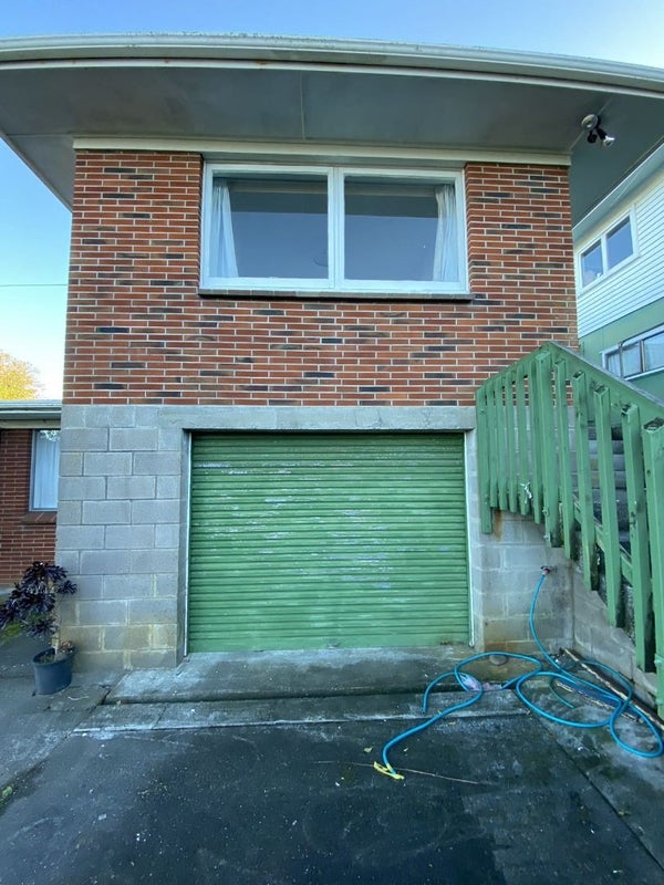 4 Trojan Crescent, New Lynn, Auckland - Carousel 2