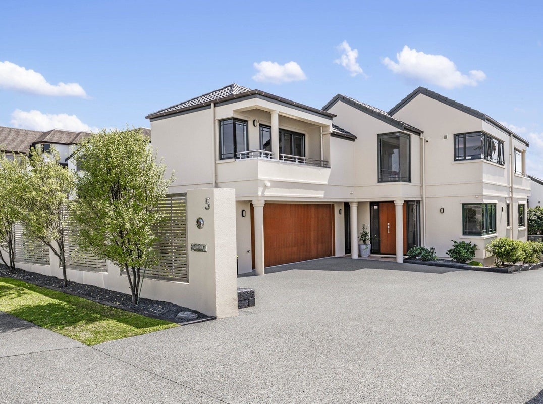 5 Midway Avenue, Castor Bay, North Shore City, Auckland - Carousel 1