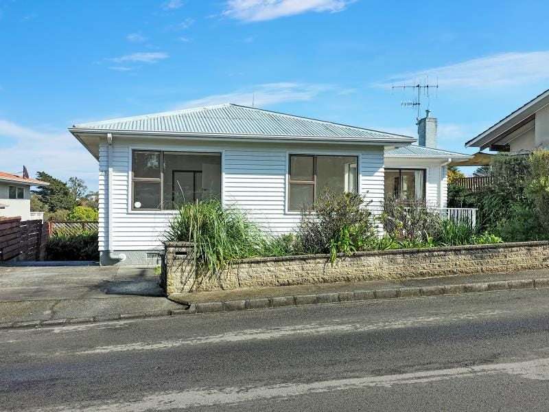 32 Guys Hill Road, Hospital Hill, Napier - Carousel 1