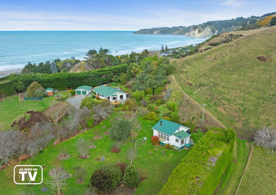 670 Gore Bay Road, Gore Bay, Cheviot - Carousel 1