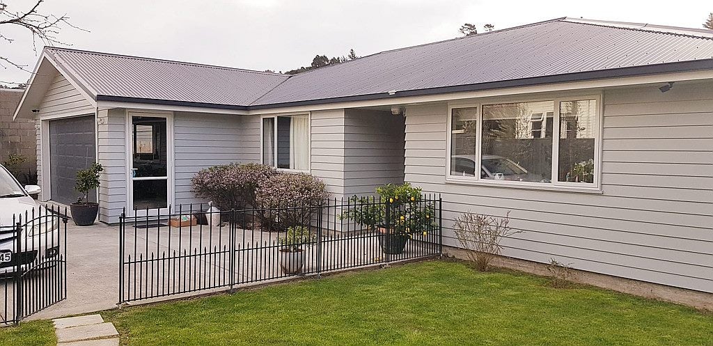 88A Stokes Valley Road, Stokes Valley, Lower Hutt - Carousel 1