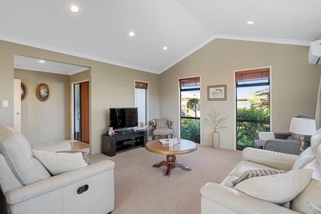 40 Cranbrook Place, Rototuna North, Hamilton - Carousel 2