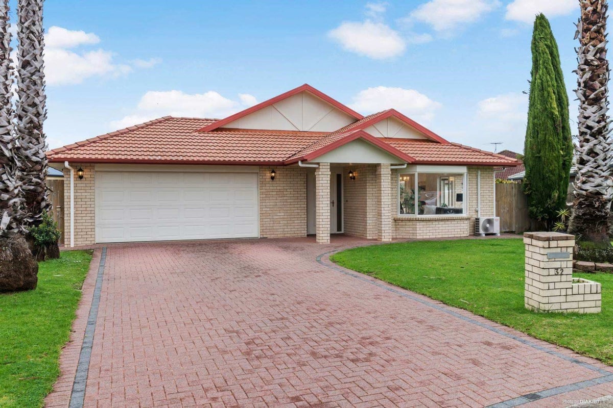 32 Crannog Fen, Wattle Downs, Auckland - Carousel 2