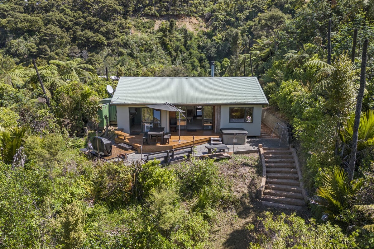 46 Stoney Creek Drive, Henderson - Carousel 2