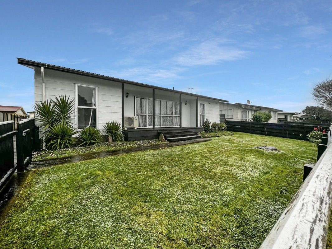 86 Benmore Avenue, Cloverlea, Palmerston North - Carousel 1