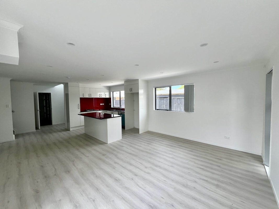 157C Riverside Avenue, Point England, Auckland - Carousel 2