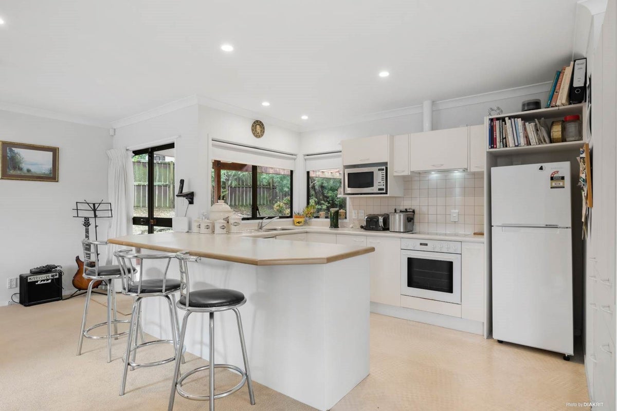 6 Marigold Place, Mairangi Bay, Auckland - Carousel 2