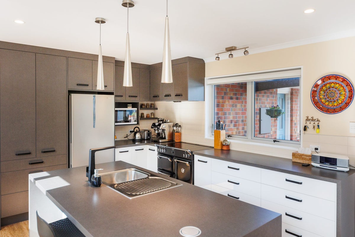 56 Karina Terrace, Roslyn, Palmerston North - Carousel 2