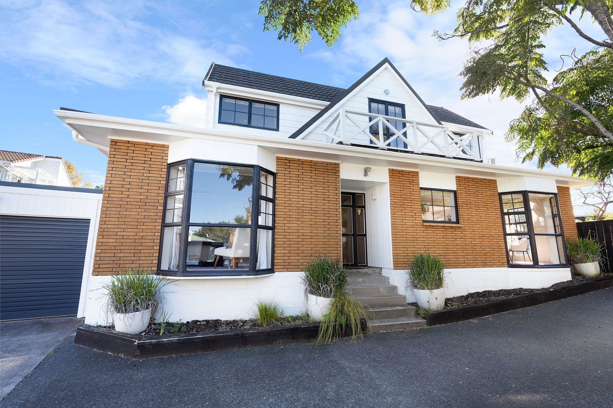 2/97 Matipo Road, Mairangi Bay, Auckland - Carousel 2