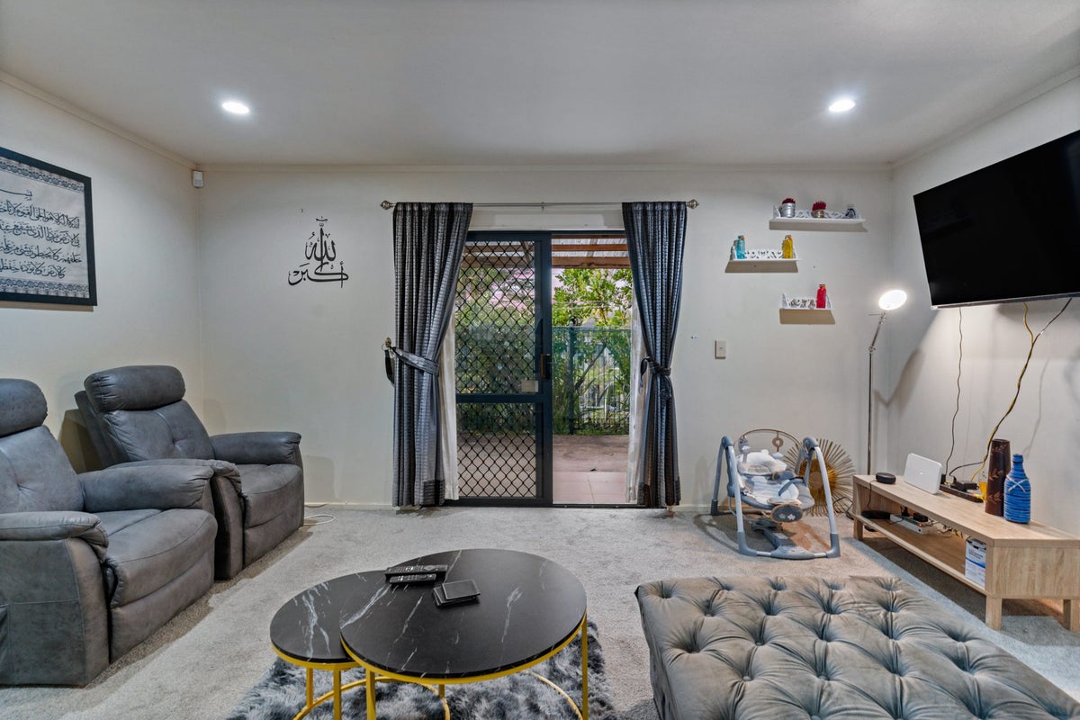 11E Sturges Road, Henderson, Auckland - Carousel 2