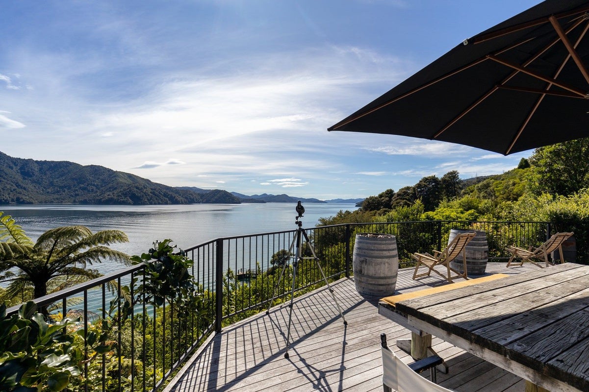 2047 Queen Charlotte Drive, Ngakuta Bay, Picton - Carousel 1