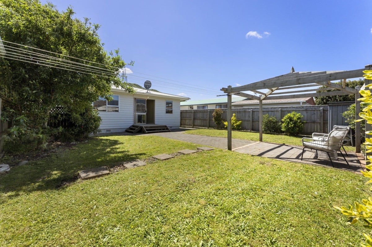 85 Pasadena Crescent, Totara Park, Upper Hutt - Carousel 2