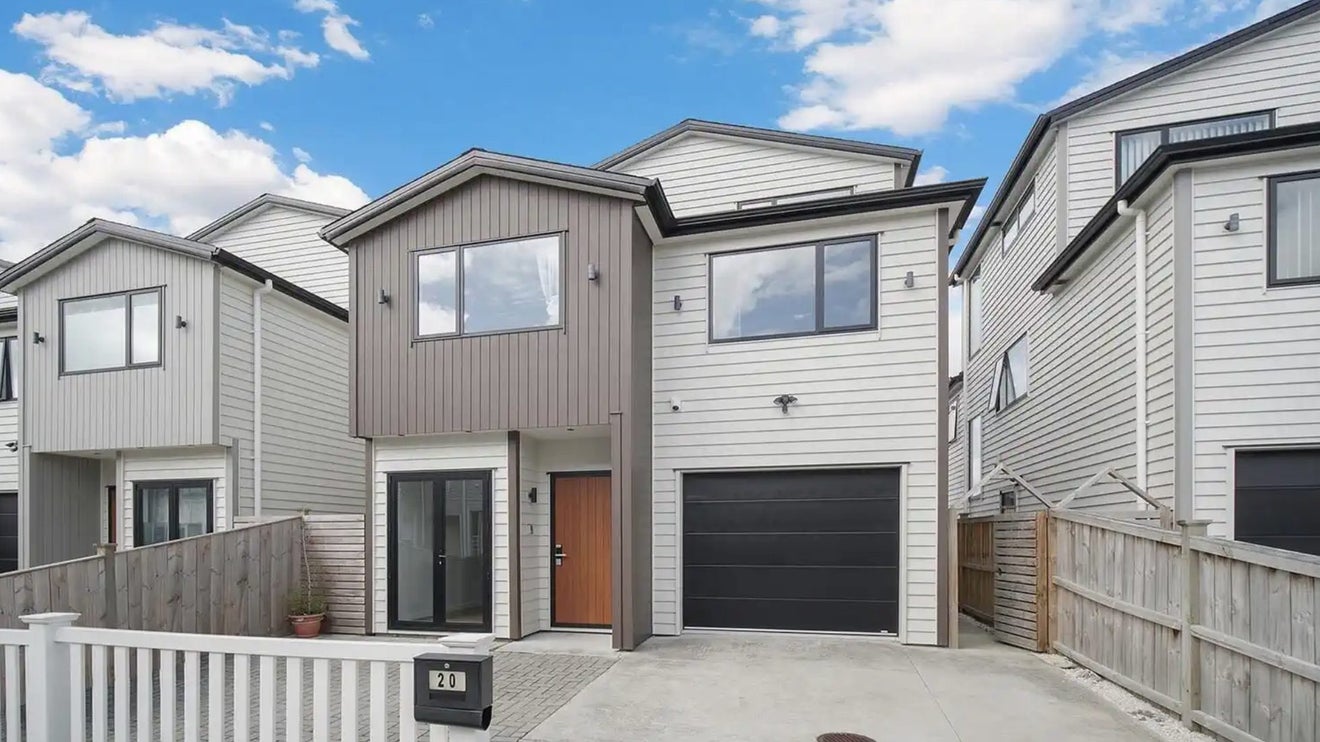 20 Laquinta Place, Flat Bush, Auckland - Carousel 1