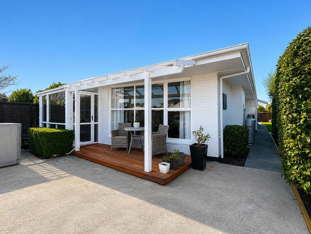 2/28 Hampton Place, Burnside, Christchurch - Carousel 1