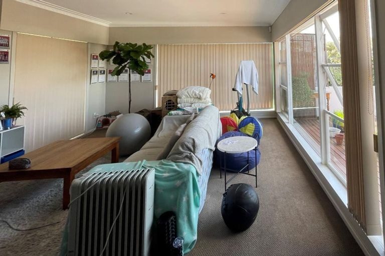 129 Forrest Hill Road, Forrest Hill, Auckland - Carousel 2
