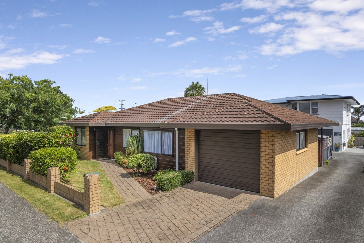 271B Grange Road, Otumoetai, Tauranga - Carousel 1