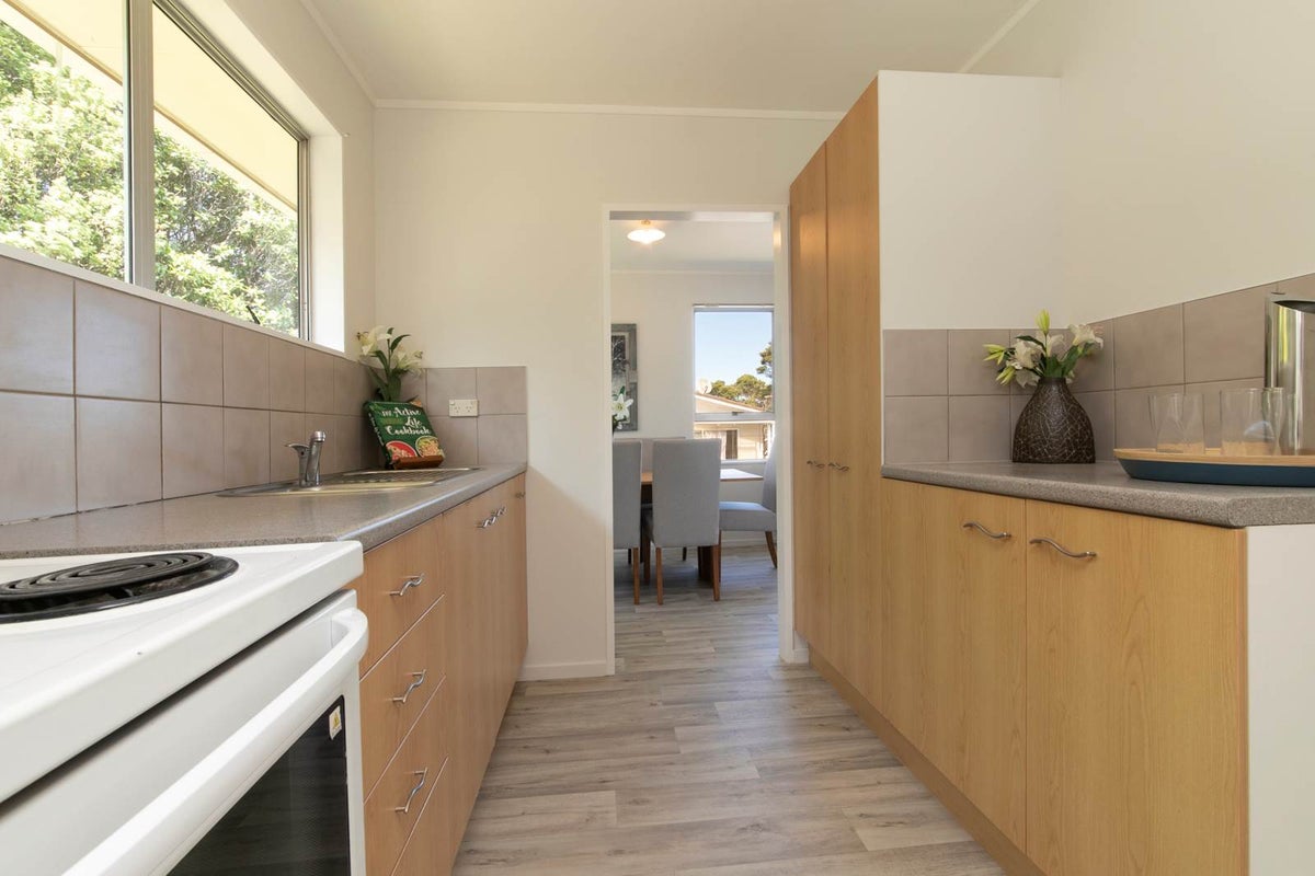 1/82A Captain Scott Road, Glen Eden, Auckland - Carousel 1