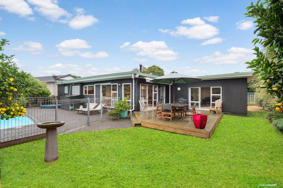 40 Galvan Avenue, Sunnyhills, Auckland - Carousel 1