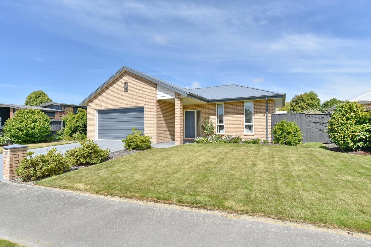 11 Maurice Stanton Place, Shirley, Christchurch - Carousel 34