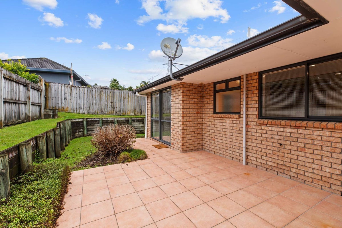 24A Mount Lebanon Crescent, The Gardens, Auckland - Carousel 1