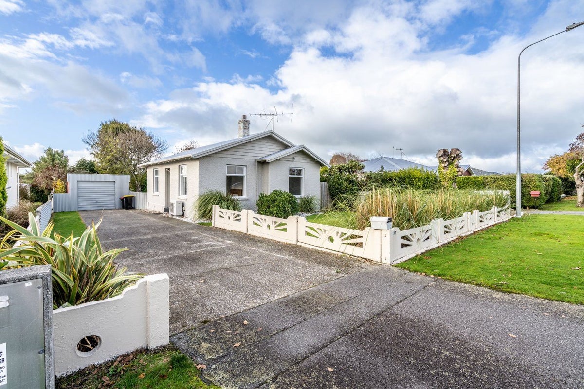 117 Salford Street, Rosedale, Invercargill - Carousel 1