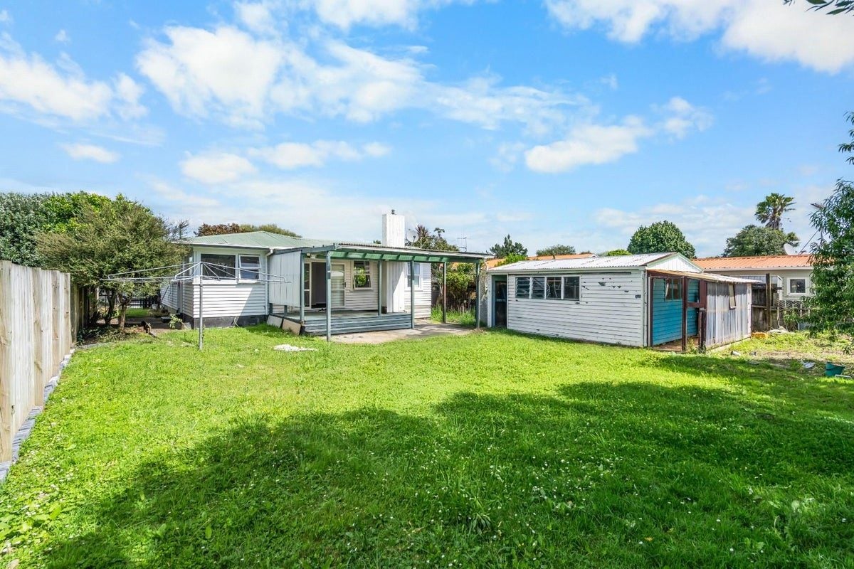 9 Sacha Place, Glenview, Hamilton - Carousel 2