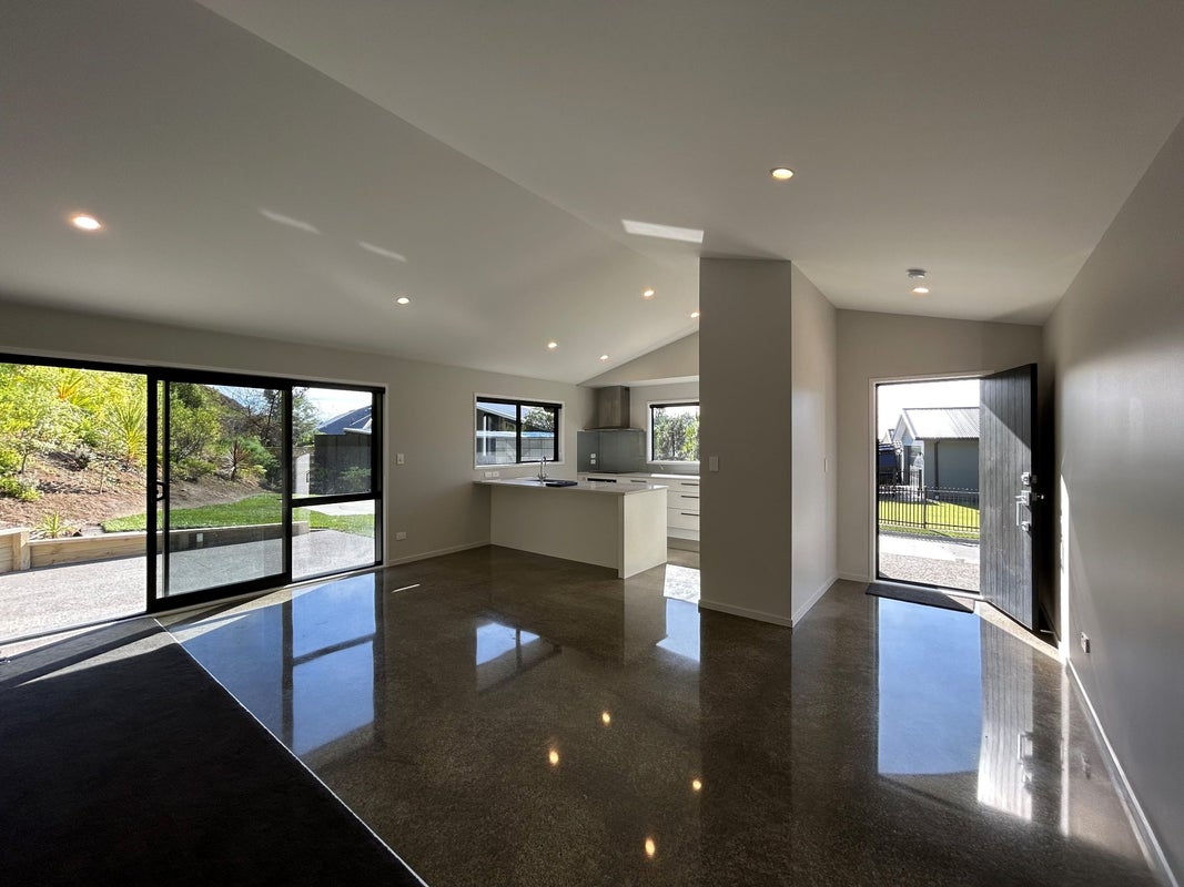 67 Oak Road, Poraiti, Napier - Carousel 2