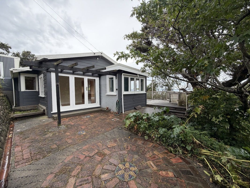 52 Howard Road, Point Howard, Lower Hutt - Carousel 1