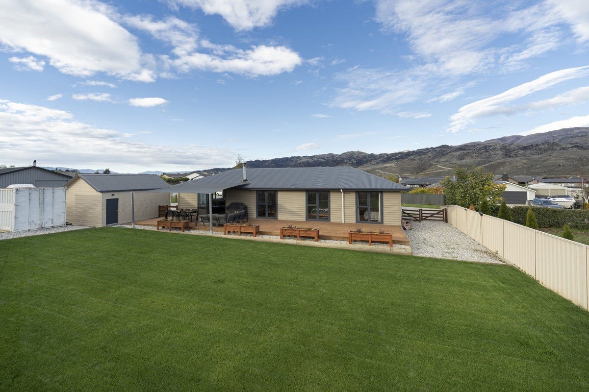 21 Missy Crescent, Mount Pisa, Cromwell - Carousel 1