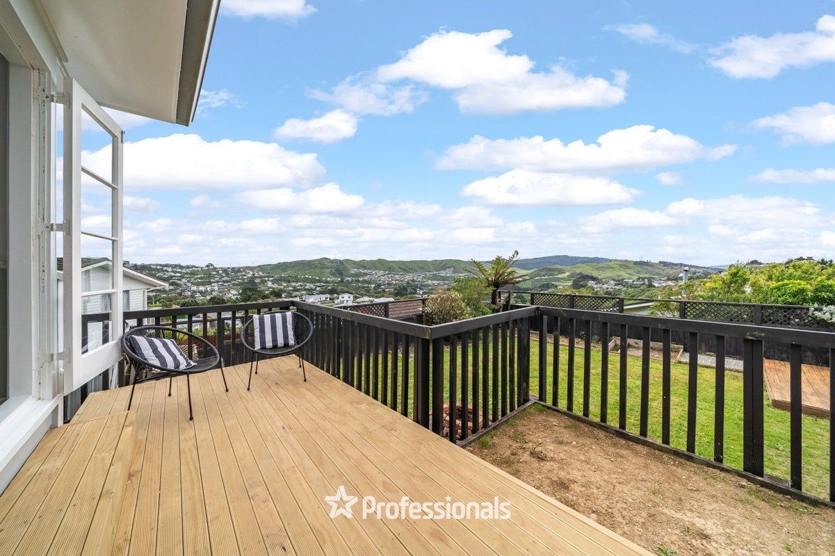 26 Jane Grove, Paparangi, Wellington - Carousel 2