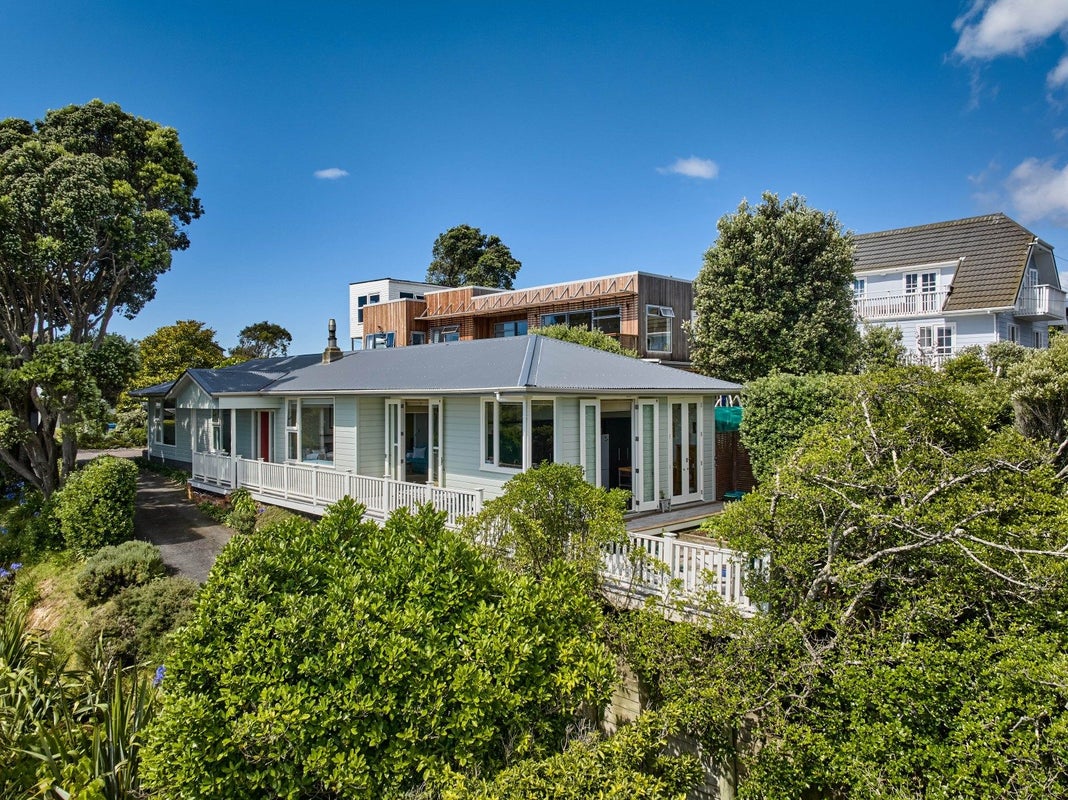 15 Kainui Road, Raumati South, Paraparaumu - Carousel 1