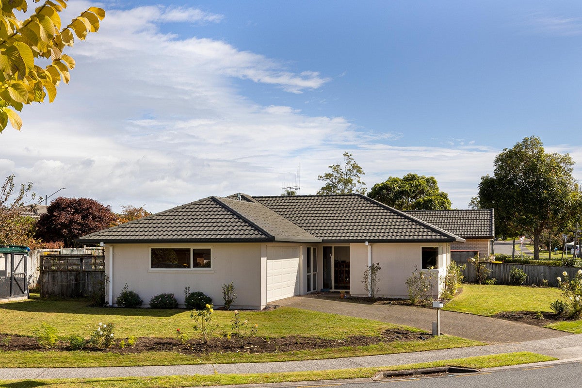 28 St Andrews Drive, Bethlehem, Tauranga - Carousel 1