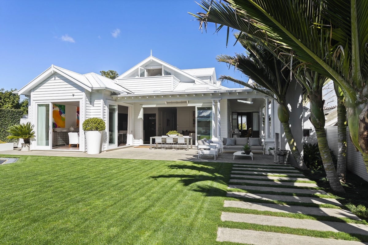 60 Marine Parade, Herne Bay, Auckland - Carousel 2