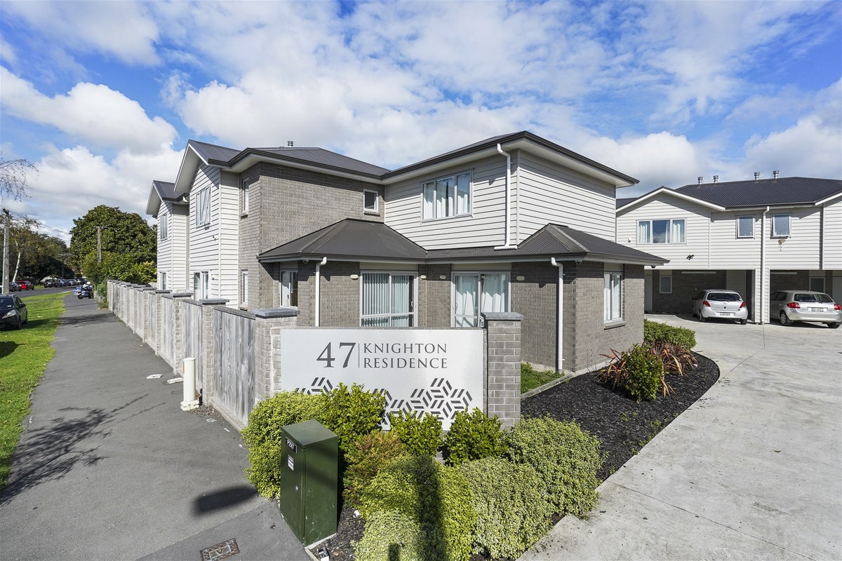 1/47 Helena Road, Hillcrest, Hamilton - Carousel 1