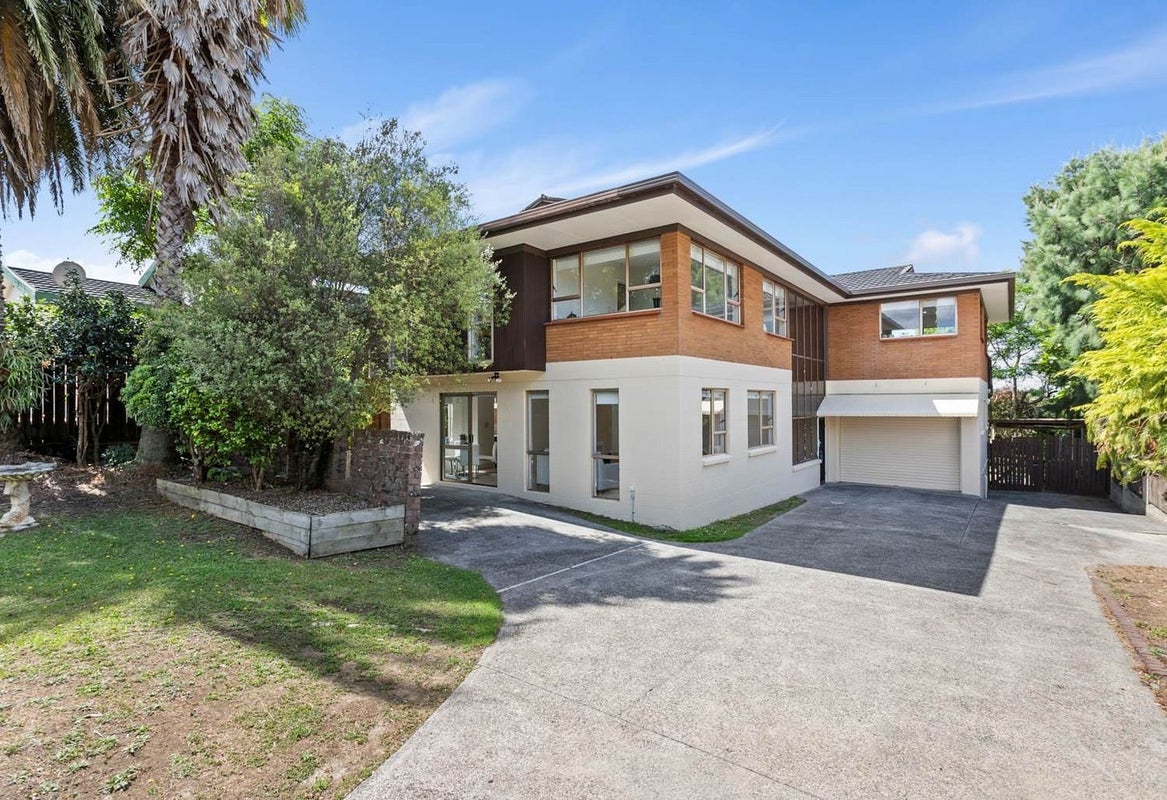 26 Colwill Road, Massey, Auckland - Carousel 1