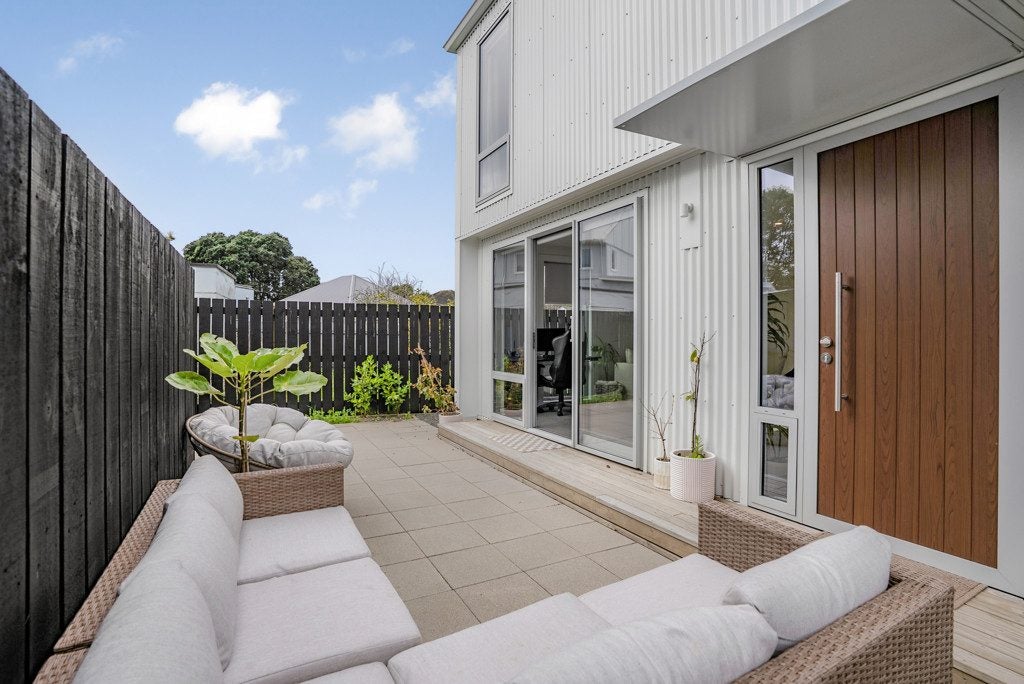 52B Durham Crescent, Fairfield, Lower Hutt - Carousel 1