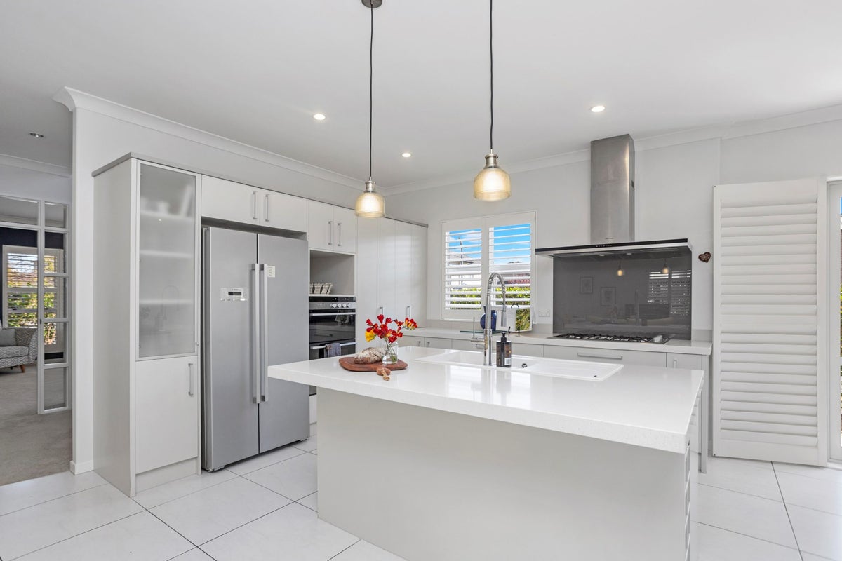 27 Tauoma Crescent, Stonefields, Auckland - Carousel 2