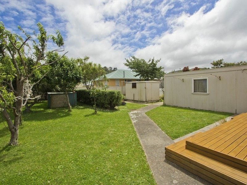 13 Pearce Crescent, Taita, Lower Hutt - Carousel 14