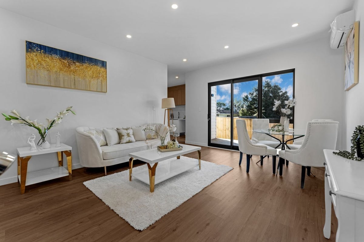 9/196 Royal Road, Massey, Auckland - Carousel 1