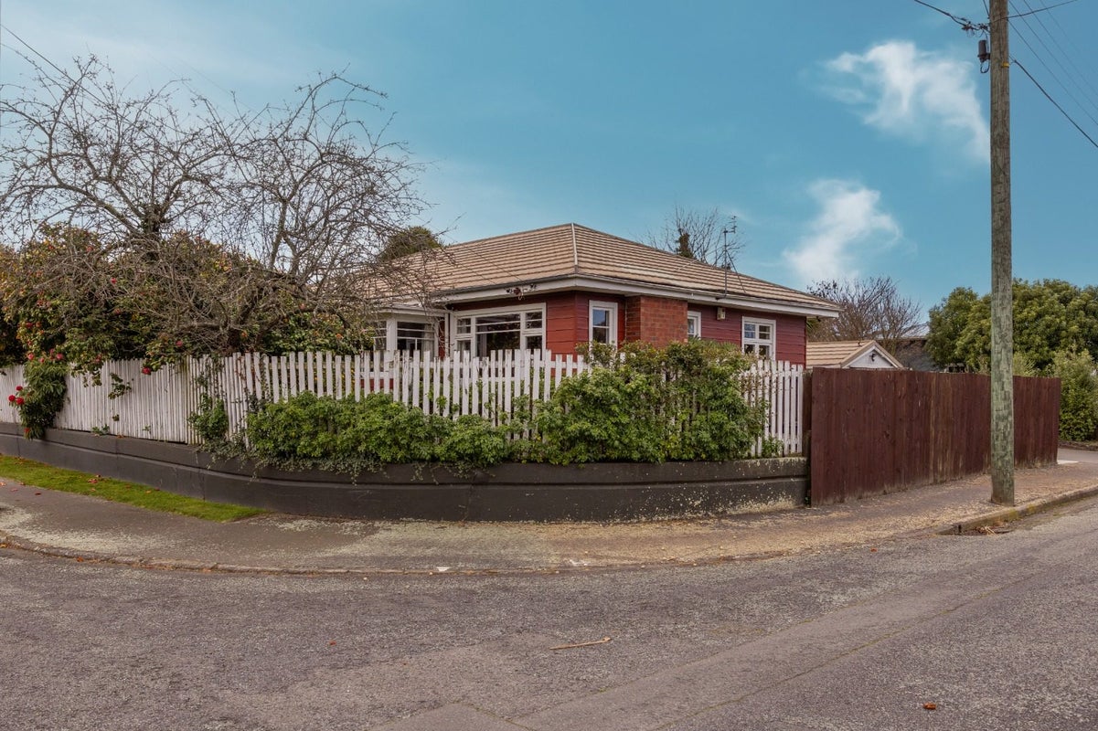 52 York Street, Waltham, Christchurch - Carousel 1